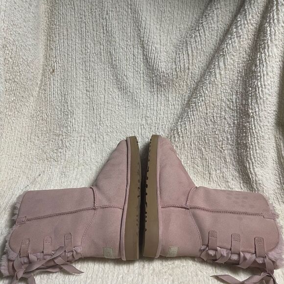 UGG Continuity leather suede light Pink short Boots gros grain ribbon accentSZ11 - Picture 7 of 14